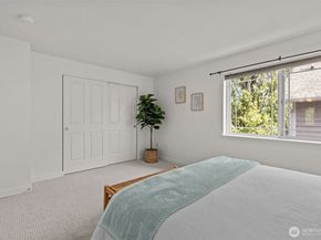 12311 Roosevelt Way NE B, Seattle WA 98125