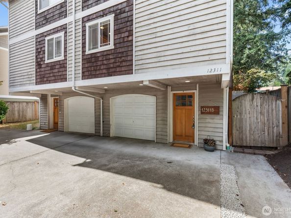 12311 Roosevelt Way NE B, Seattle WA 98125