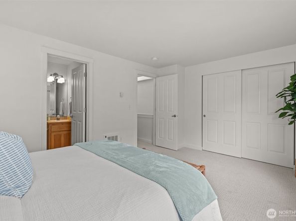 12311 Roosevelt Way NE B, Seattle WA 98125