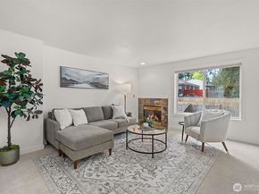 12311 Roosevelt Way NE B, Seattle WA 98125