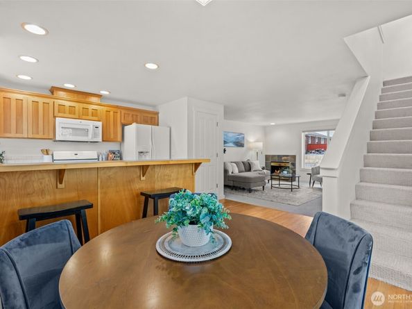 12311 Roosevelt Way NE B, Seattle WA 98125