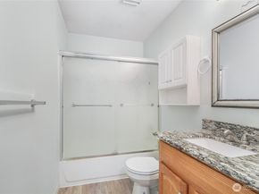 4807 180th Street SW E105, Lynnwood WA 98037