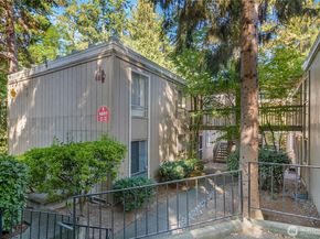 4807 180th Street SW E105, Lynnwood WA 98037