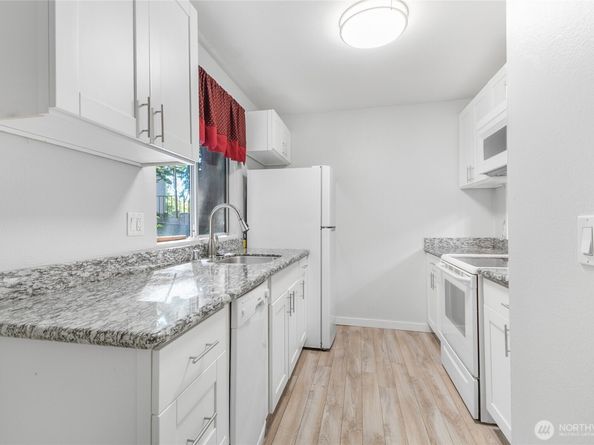 4807 180th Street SW E105, Lynnwood WA 98037