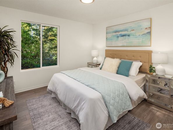 17417 Ashworth Avenue N 203, Shoreline WA 98133