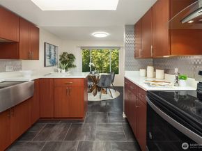 17417 Ashworth Avenue N 203, Shoreline WA 98133