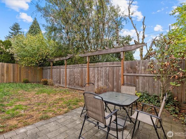 4738 4th Avenue NE, Seattle WA 98105