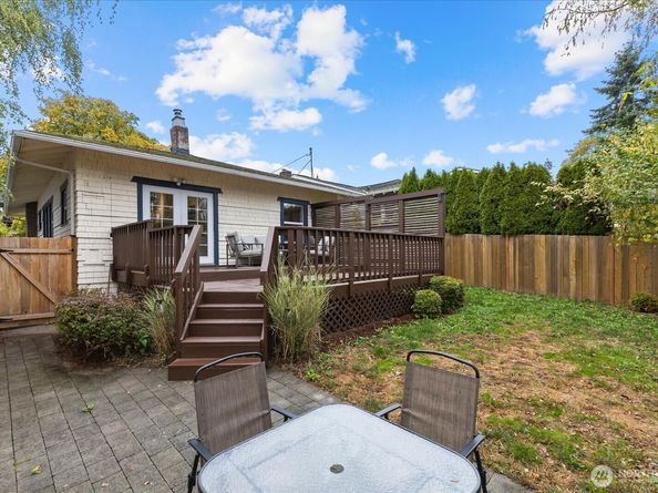 4738 4th Avenue NE, Seattle WA 98105
