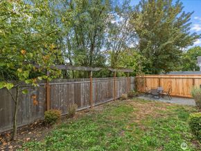 4738 4th Avenue NE, Seattle WA 98105