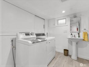 4738 4th Avenue NE, Seattle WA 98105