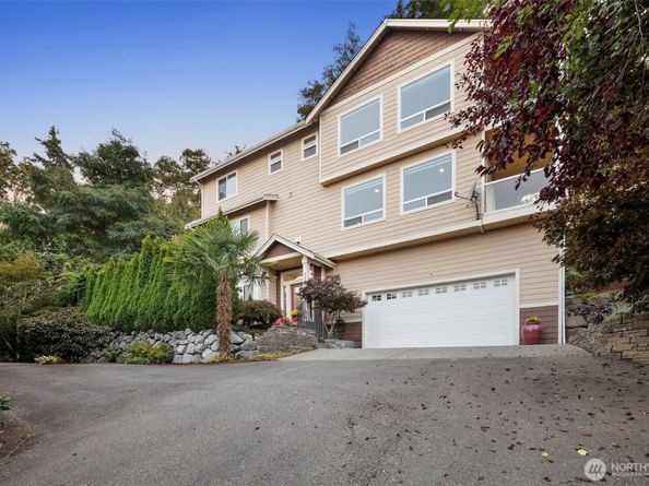 323 Lind Avenue NW, Renton WA 98057
