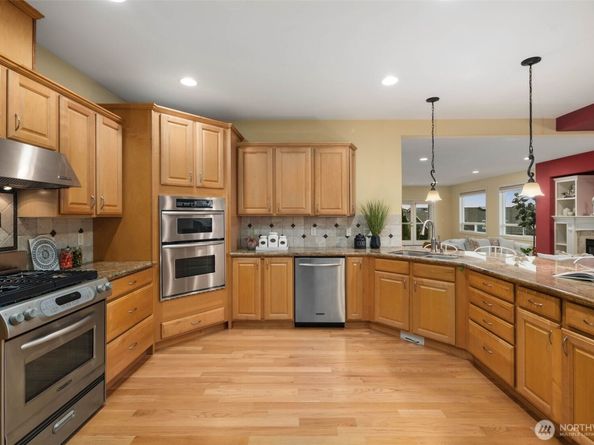 323 Lind Avenue NW, Renton WA 98057