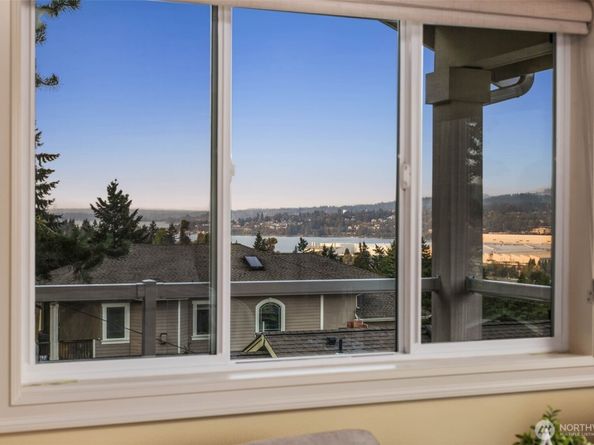 323 Lind Avenue NW, Renton WA 98057