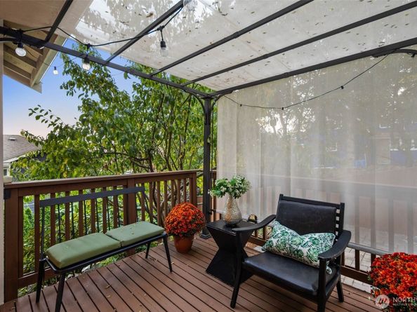 323 Lind Avenue NW, Renton WA 98057