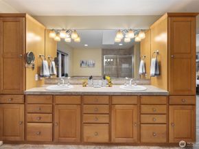 323 Lind Avenue NW, Renton WA 98057