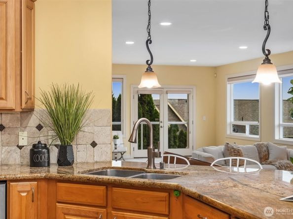 323 Lind Avenue NW, Renton WA 98057