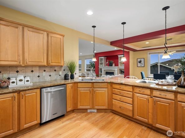 323 Lind Avenue NW, Renton WA 98057