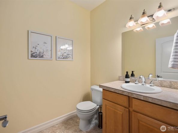 323 Lind Avenue NW, Renton WA 98057