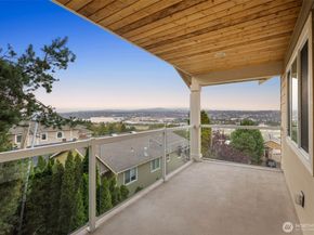 323 Lind Avenue NW, Renton WA 98057