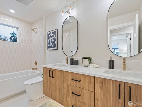 12426 NE 90th Street, Kirkland WA 98033