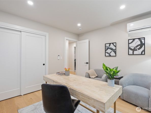 12426 NE 90th Street, Kirkland WA 98033