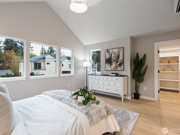 12426 NE 90th Street, Kirkland WA 98033