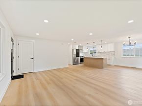 12215 SE 35th Street, Bellevue WA 98006