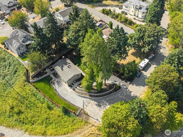 12215 SE 35th Street, Bellevue WA 98006