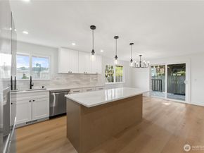 12215 SE 35th Street, Bellevue WA 98006