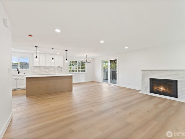 12215 SE 35th Street, Bellevue WA 98006