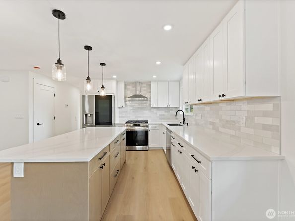 12215 SE 35th Street, Bellevue WA 98006