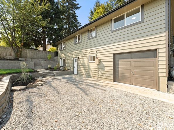 12215 SE 35th Street, Bellevue WA 98006