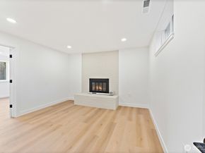 12215 SE 35th Street, Bellevue WA 98006