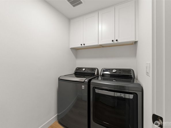 12215 SE 35th Street, Bellevue WA 98006