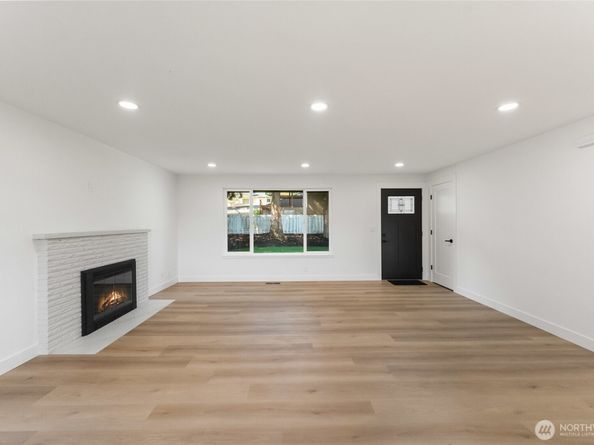 12215 SE 35th Street, Bellevue WA 98006