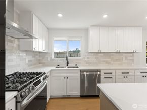 12215 SE 35th Street, Bellevue WA 98006