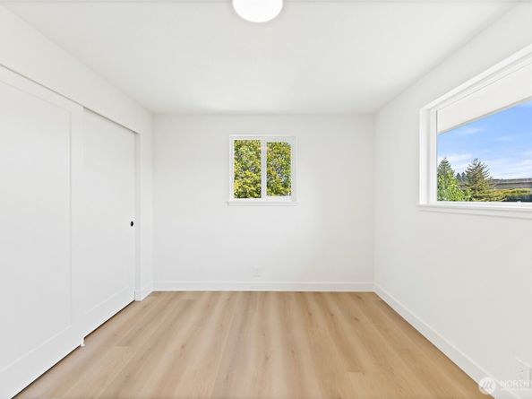12215 SE 35th Street, Bellevue WA 98006