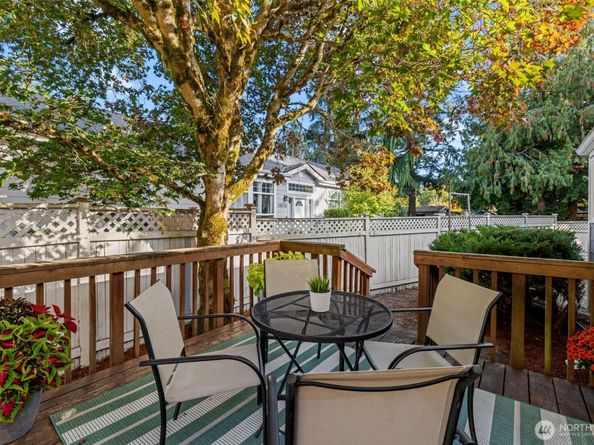 15220 12th Avenue NE 15220, Shoreline WA 98155
