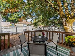 15220 12th Avenue NE 15220, Shoreline WA 98155
