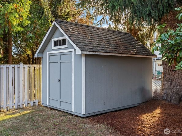 15220 12th Avenue NE 15220, Shoreline WA 98155