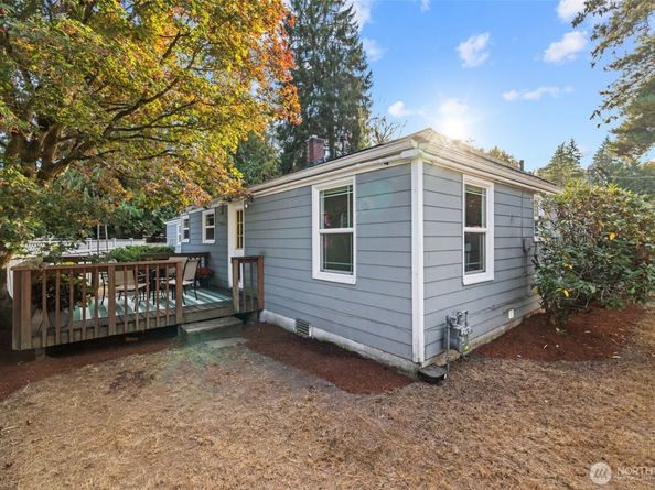 15220 12th Avenue NE 15220, Shoreline WA 98155
