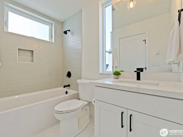 7739 15th Avenue NE C, Seattle WA 98115