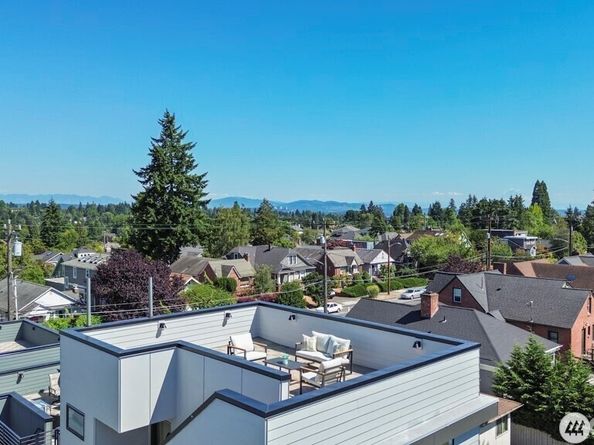 7739 15th Avenue NE C, Seattle WA 98115