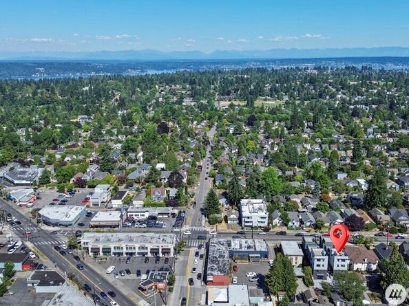 7739 15th Avenue NE C, Seattle WA 98115
