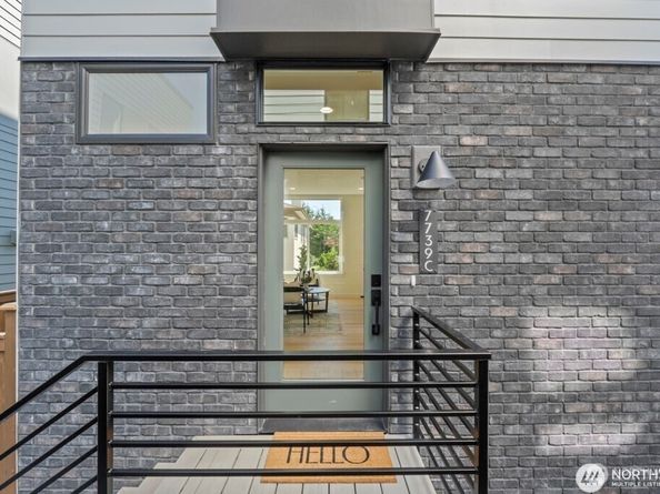 7739 15th Avenue NE C, Seattle WA 98115