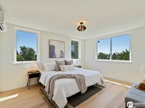 7739 15th Avenue NE C, Seattle WA 98115