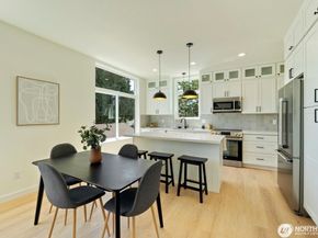7739 15th Avenue NE C, Seattle WA 98115