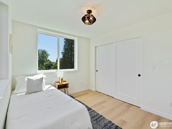 7739 15th Avenue NE C, Seattle WA 98115