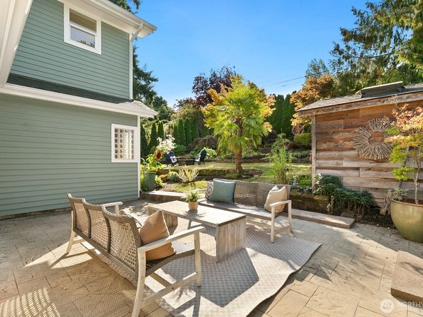 10027 Dibble Avenue NW, Seattle WA 98177