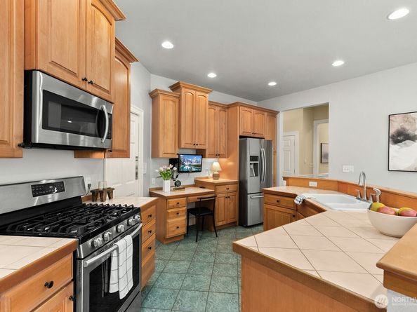 10027 Dibble Avenue NW, Seattle WA 98177